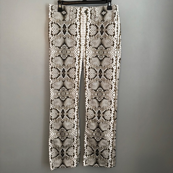 EUC J. Crew Kickout Crop Ankle Pant in Snakeskin Size 29 - Picture 2 of 8